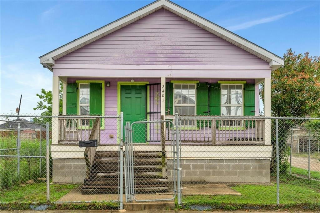 2401 INDEPENDENCE ST, NEW ORLEANS, LA 70117, photo 1 of 20
