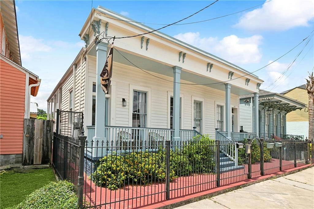 2825 ANNUNCIATION ST # 2825, NEW ORLEANS, LA 70115, photo 1 of 17